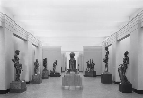 "Hall of the Races of Mankind, Chicago 1933" phtographie du Hall of the Races of Mankind, Chicago